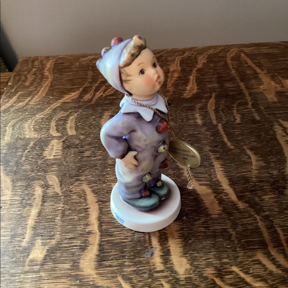 Hummel ~Carnival - Picture 4 of 14